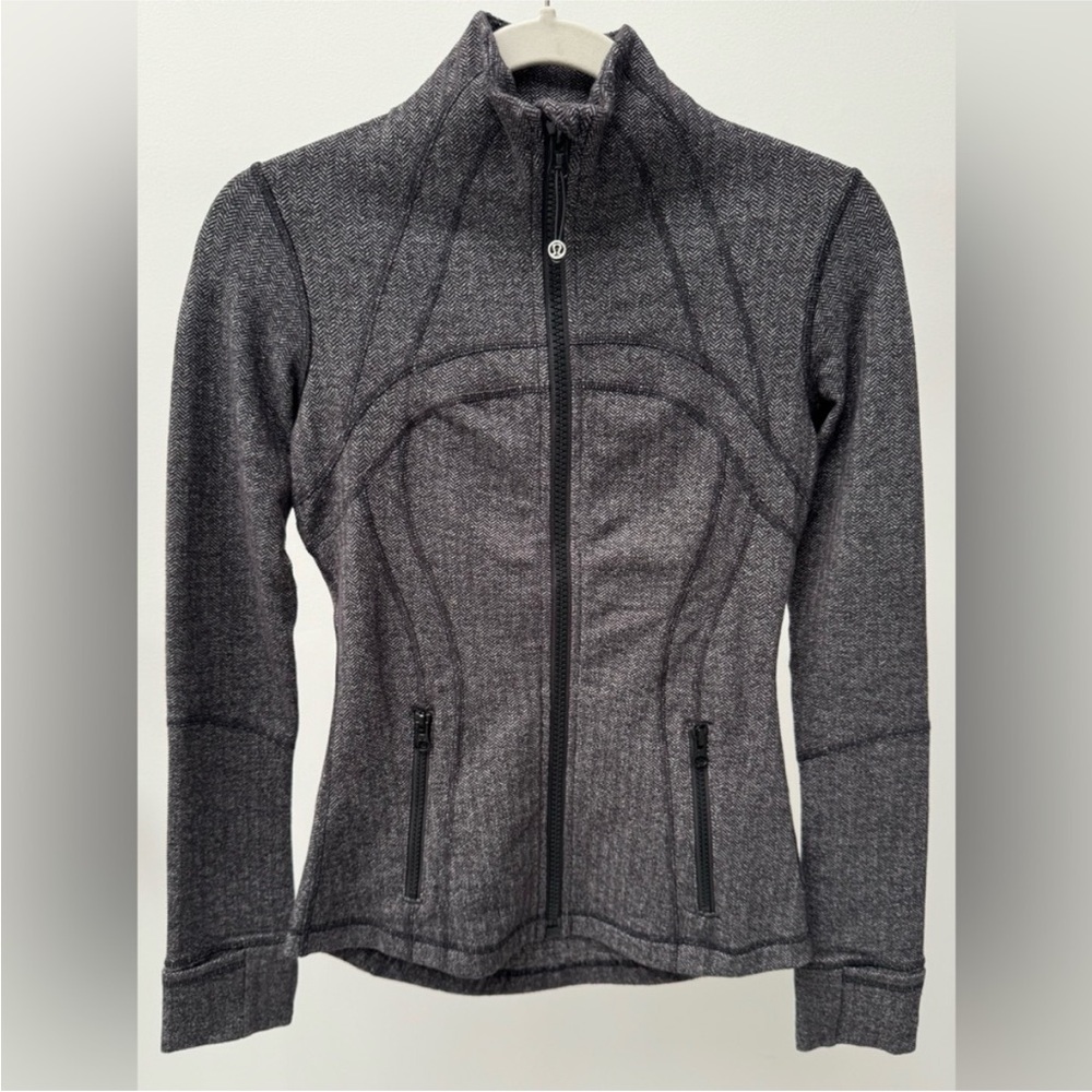 Lululemon houndstooth charcoal gray zip up jacket